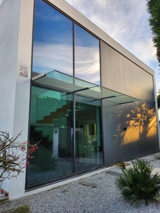 Modern With Sea & River View Pool And Gym. Villa