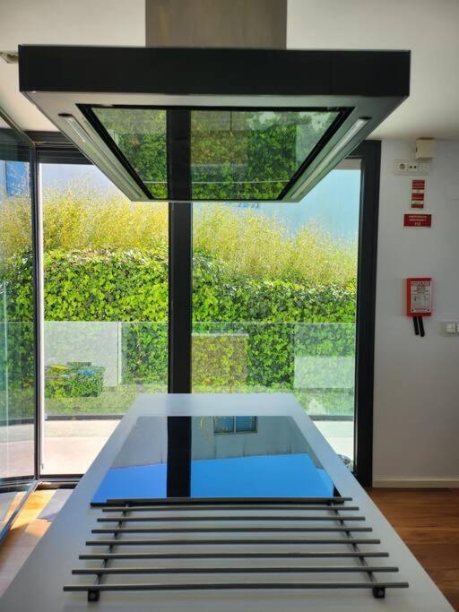Modern With Sea & River View Pool And Gym. Lisbon