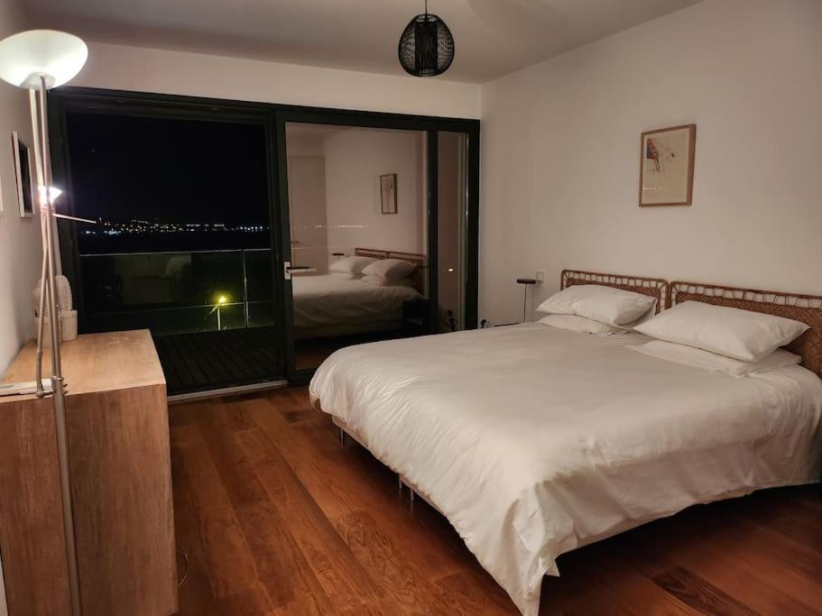 Modern With Sea & River View Pool And Gym. *
