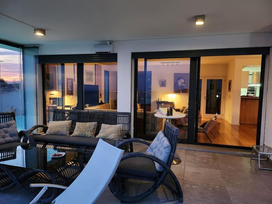 Modern With Sea & River View Pool And Gym.