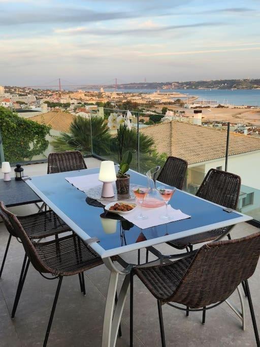 Modern With Sea & River View Pool And Gym. Villa Lisboa