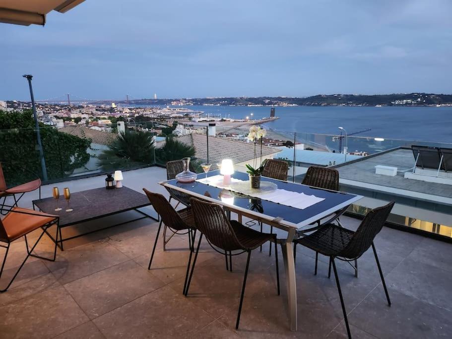 Modern With Sea & River View Pool And Gym. Villa Lisboa